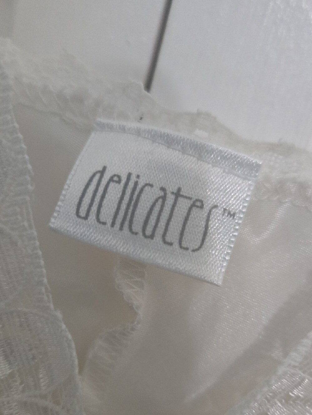 ✨ Stunning vintage 1990s lingerie piece from Delicates. ✨ - Picture 2 of 6